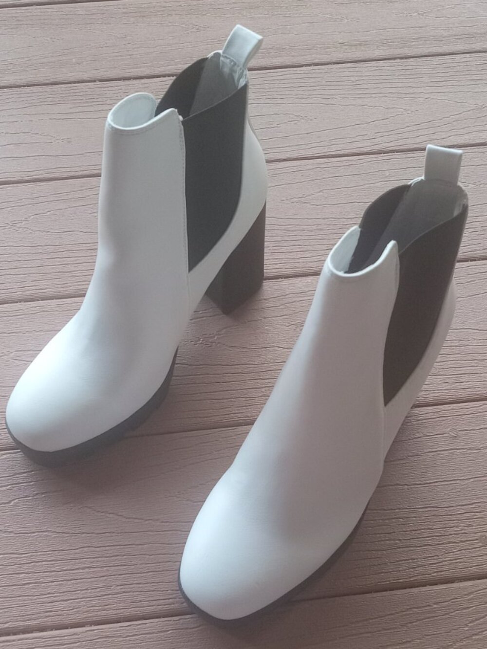 MIA Zarah White Malta 7.5 boots. New. Heeled. New in box, no tags.
